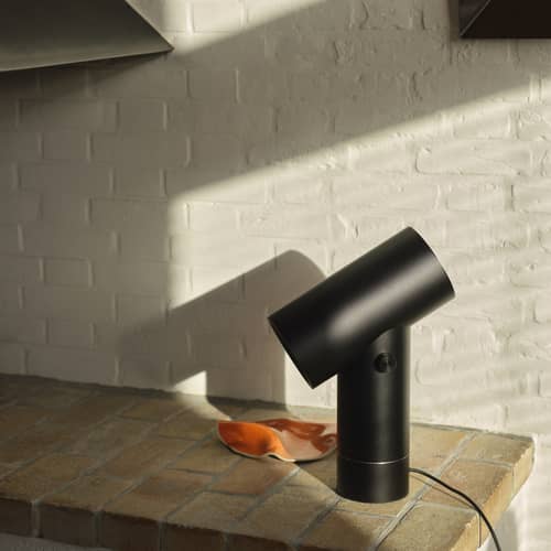 Lampe de table Beam métal noir / H 45 cm - Muuto - Noir - Aluminium anodisé