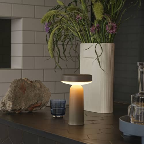 Lampe extérieur sans fil rechargeable Ease plastique beige / Ø 13 x H 21,5 cm - Muuto - Taupe - Plastique ABS moulé