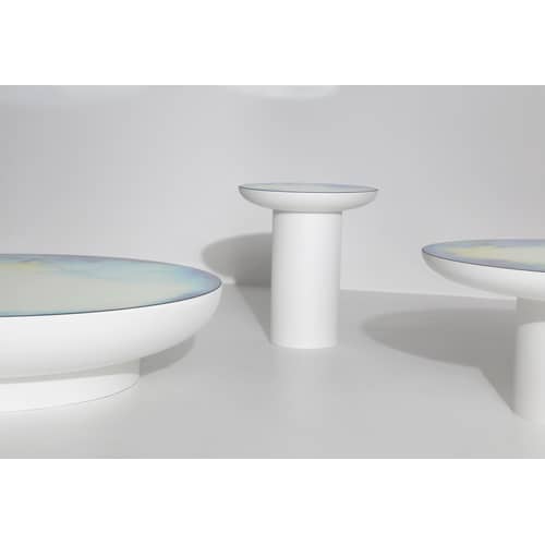 Table basse Francis Large métal / Ø 75 x H 36 cm - Miroir / Constance Guisset, 2019 - Petite Friture - Blanc / Miroir coloré - Acier peint, Verre sécurit