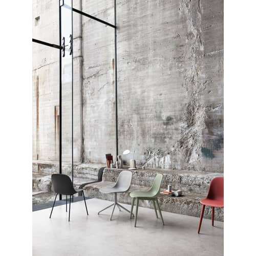 Fiber Chair plastic material green / Wooden legs - Recycled plastic - Muuto - Green / Green legs - Painted solid ash, Recycled plastic