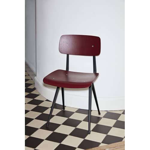 Chaise Result bois rouge / Réédition 1958 - Hay - Rouge brique / Pieds noirs - Acier laqué, Contreplaqué de chêne teinté