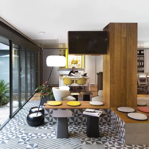 RE DAR - Eames Plastic Armchair Armchair plastic material yellow / (1950) - Black legs / Recycled - Vitra - Mustard yellow / Black legs - Lacquered steel, Post-consumer recycled plastic