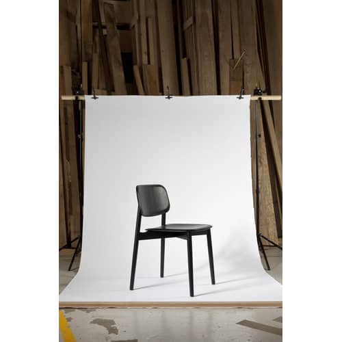 Chaise empilable Soft Edge 60 bois noir - Hay - Noir - Chêne massif teinté, Contreplaqué de chêne teinté