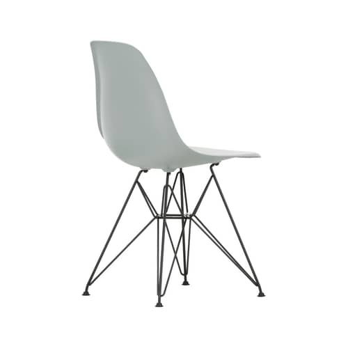 Chaise RE DSR - Eames Plastic Side Chair / (1950) - Pieds noirs / Recyclé - Vitra - Gris clair / Pieds noirs - Acier laqué époxy, Plastique recyclé post-consommation