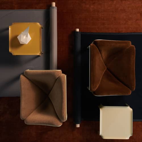 Table d\'appoint T877 jaune / Pierre Paulin, réédition 1968 - 50 x 50 cm - Gubi - Jaune miel - HiREK