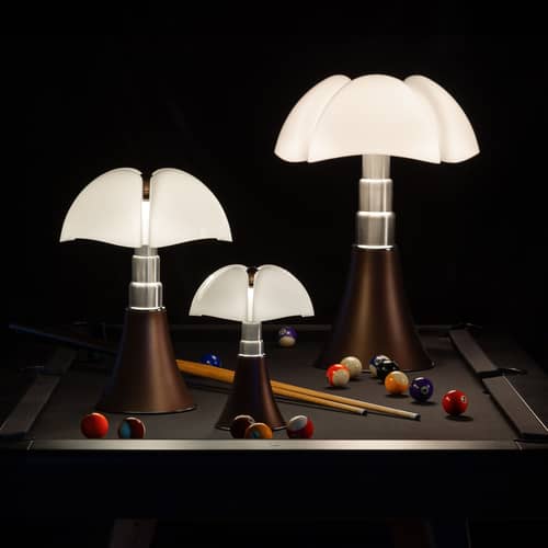 Lampe de table Pipistrello / H 66 à 86 cm - Gae Aulenti, 1965 - Martinelli Luce - Bronze - Acier chromé, Aluminium verni, Méthacrylate opalin