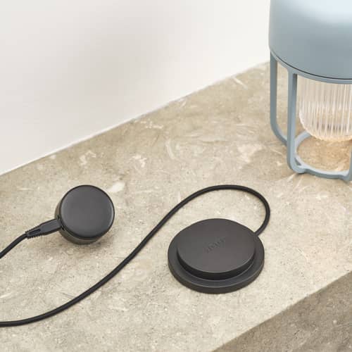 Light N°1 Outdoor solar lamp metal red / LED - Induction charger included - Houe - Cayenne Red - Aluminium, Recycled glass, Recycled plastic