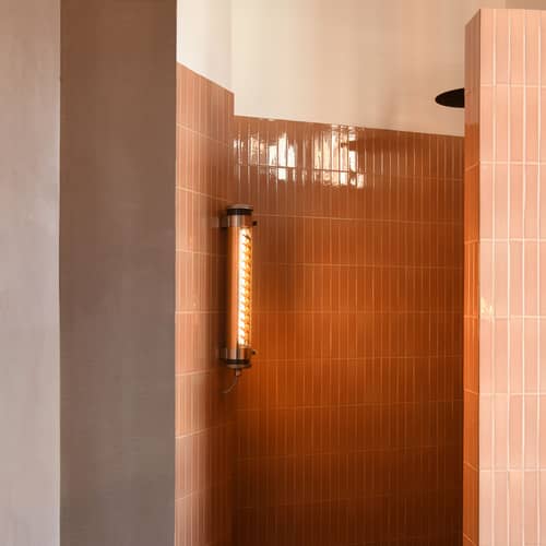Applique salle de bains Elgar LED métal cuivre / Pour salle de bains - L 45 cm - SAMMODE STUDIO - Monture acier / lamelles Cuivre - Acier inoxydable, Aluminium anodisé, Polycarbonate