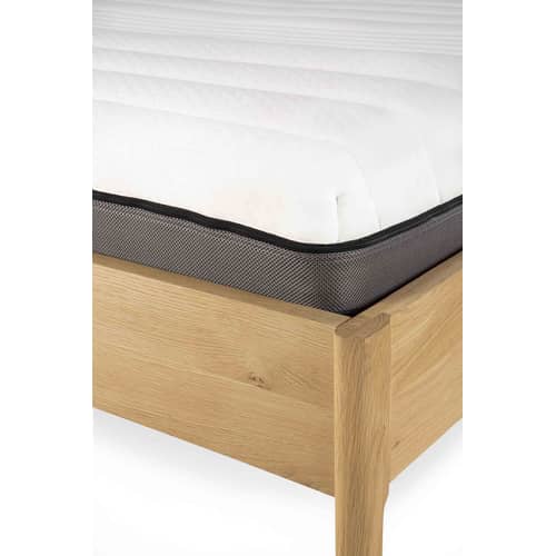 Matelas 160 x 200 cm Infitiny tissu blanc / Mémoire de forme - Ethnicraft - 160 x 200 cm - Mousse polyuréthane HR, Mousse visco-élastique, PET