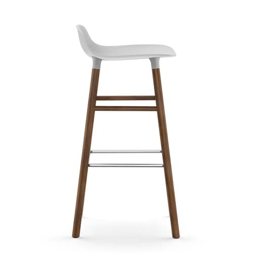 Form Bar stool - H 75 cm / Walnut leg by Normann Copenhagen - White / walnut - Polypropylene, Walnut