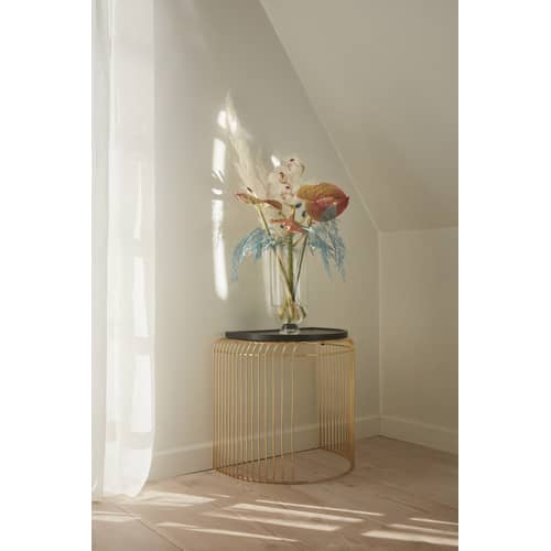 Beistelltisch Curva metall gold / 34 x 48 x H 45 cm - AYTM - Messing - Stahl