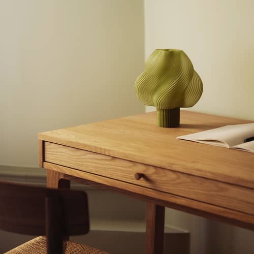Lampe sans fil rechargeable Soft Serve vert - CRÈME ATELIER - Olive - PLA recyclé