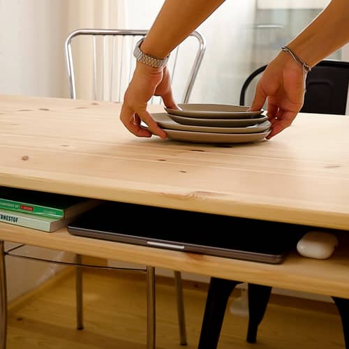 Table rectangulaire Tuck bois naturel / 134 x 75 cm - Rangement sous plateau - KARUP - Pin naturel - Pin massif certifié FSC