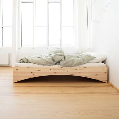 Doppelbett Orbit holz natur / Für Matratze 180 x 200 cm - KARUP - Für Matratze 180 x 200 cm - FSC-zertifiziertes Massivholz Kiefer