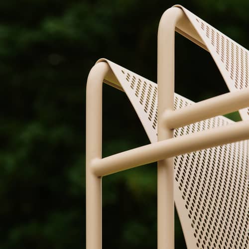 Lounge Sessel Dapple metall beige - Ferm Living - Kaschmir Beige - Verzinkter, pulverbeschichteter Stahl