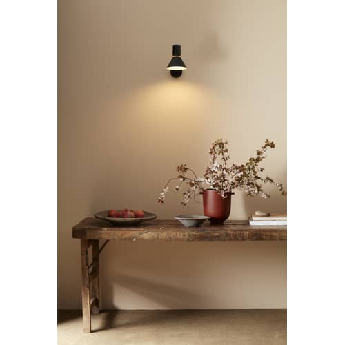 Applique con presa Type 80 W2 metallo nero / Braccio articolato - Collegamento alla rete elettrica - Anglepoise - Nero - Acciaio, Alluminio, Ghisa
