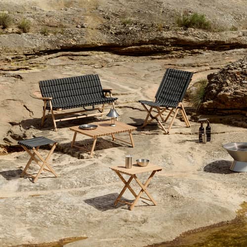 Divano da giardino a 2 posti Outdoor Market tessuto nero / L 117 cm - Jasper Morrison - Hay - Nero - Faggio certificato FSC, Tessuto in poliestere riciclato