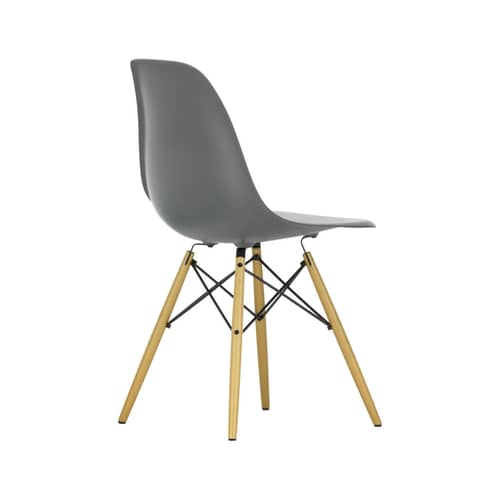 RE DSW - Eames Plastic Side Chair Chair plastic material grey / (1950) - Light wood legs / Recycled - Vitra - Granite grey /- yellow-coloured maple - Post-consumer recycled plastic, Solid maple