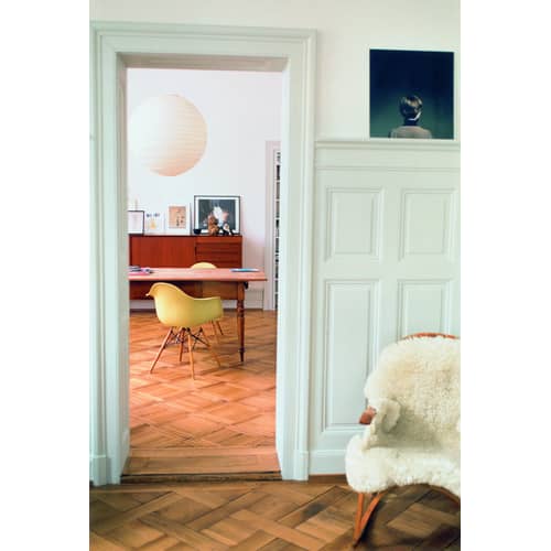 Fauteuil DAW - Eames Plastic Armchair plastique blanc / (1950) - Galette d\'assise - Vitra - Blanc / Coussin ivoire - Érable, Mousse polyuréthane, Polypropylène, Tissu