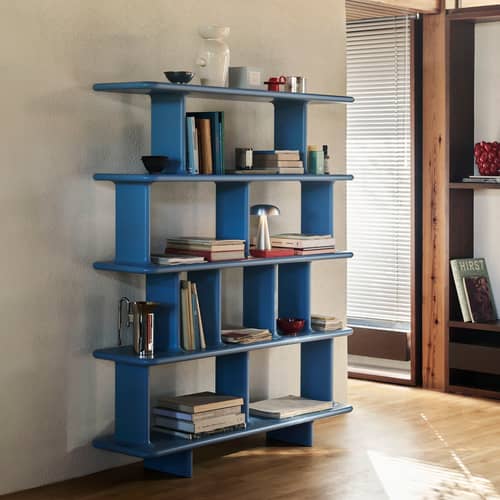 Archivo JH45 by Jaime Hayon Shelf wood blue / W 140 x H 168 cm - &tradition - Sky blue - Lacquered MDF