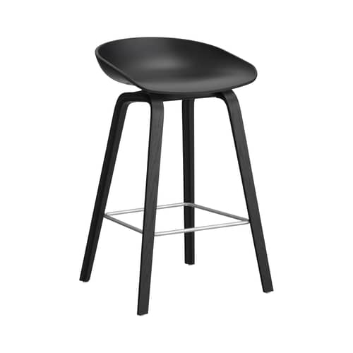 Tabouret de bar About a stool AAS 32 LOW plastique noir / H 65 cm - Recyclé / Seconde vie - Hay - Noir / Chêne noir - Chêne laqué, Polypropylène recyclé