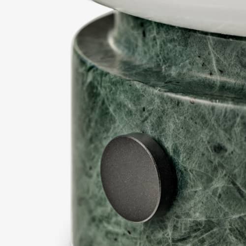 Lampe sans fil rechargeable Mist AP21 marbre vert - &tradition - Vert Guatemala - Marbre, Verre soufflé bouche