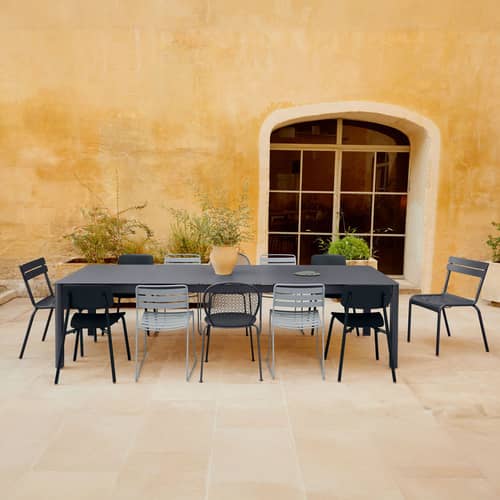 Tavolo con prolunga Ribambelle XL metallo beige / L da 149 a 299 cm - da 6 a 14 persone - Fermob - Latte Beige - Alluminio laccato