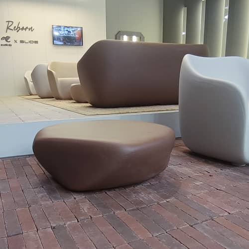 Tavolino Reborn materiale plastico marrone / 70 x 75 x H 30 cm - 100% riciclato - Slide - Marrone moka - Ecothylene riciclato