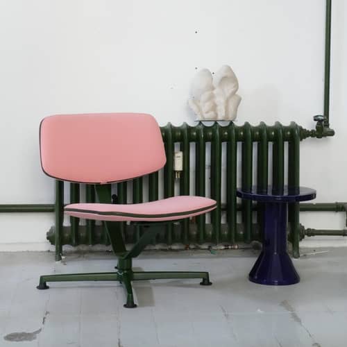 Fauteuil pivotant Arba / Tissu - Bouroullec, 2024 - raawii - Rose (Vidar 0622) / Base vert foncé - Acier, Aluminium, Contreplaqué, Mousse, Tissu Kvadrat