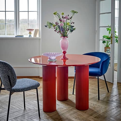 Table ronde Della bois rouge / Ø 110 cm - Bloomingville - Rouge brillant - MDF laqué