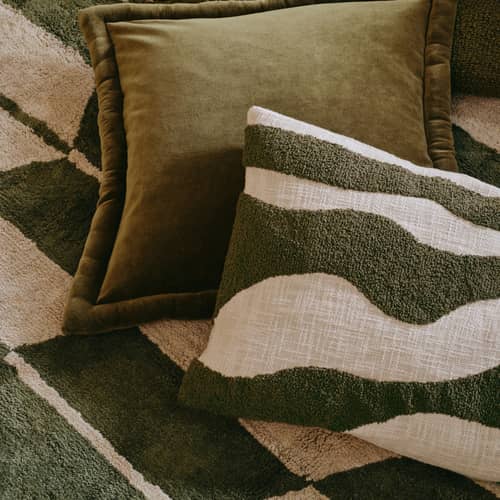 Foodera cuscino Marlie tessuto verde / 60 x 40 cm - Ricami a rilievo - BROSTE COPENHAGEN - Verde muschio / Avena - Cotone