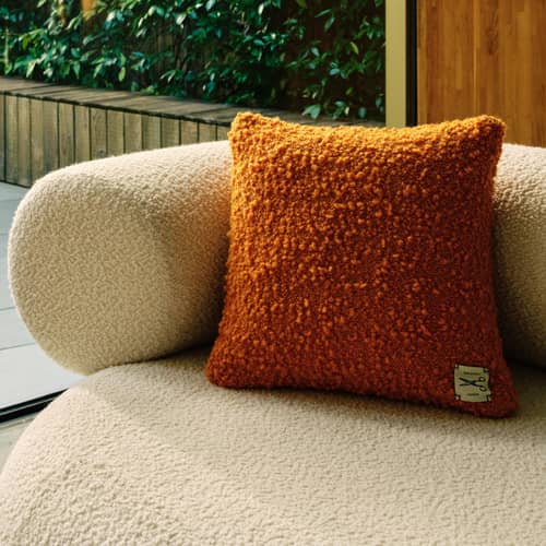 Coussin Bobble jaune / Tissé main - 45 x 45 cm - Tom Dixon - Ocre - Laine bouclée recyclée, Polyester recyclé