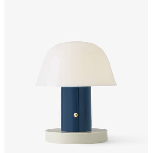 Lampe sans fil rechargeable Setago  JH27 plastique bleu / by Jaime Hayon - &tradition - Bleu Crépuscule / Base sable - Polycarbonate moulé