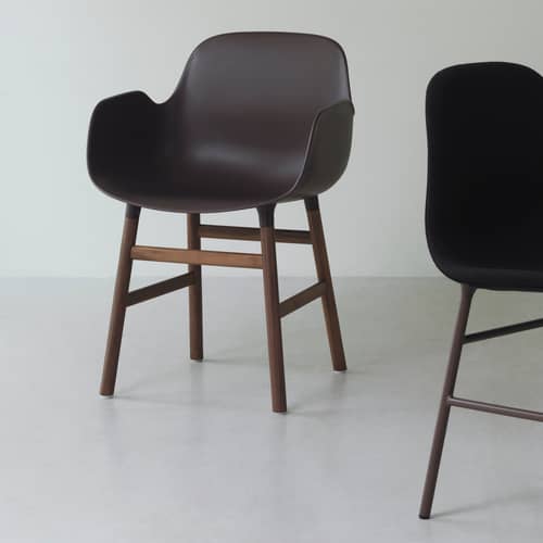 Fauteuil Form plastique beige / Pieds chêne - Normann Copenhagen - Crème / chêne - Chêne massif, Polypropylène