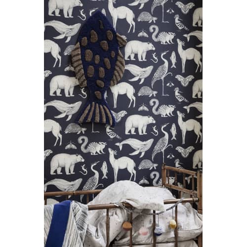 Papier peint Animals papier bleu / 1 rouleau - Larg 53 cm - Ferm Living - Bleu foncé - Toile intissée