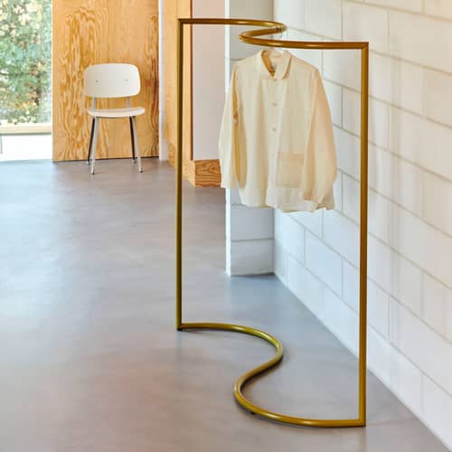 Portant Colour Rack métal beige / Forme S - L 144 x P 60 cm - Hay - Coquille d\'oeuf - Acier thermolaqué