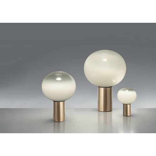 Lampada da tavolo Laguna vetro bianco oro metallo / Ø 16 x H 24 cm - Artemide - H 24 cm / Ottone - Alluminio, vetro soffiato