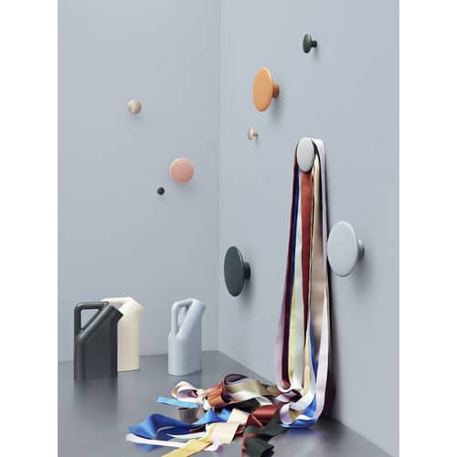Patère The Dots Ceramic céramique bleu / Medium - Ø 13 / Lars Tornoe, 2007 - Muuto - Bleu ciel - Faïence émaillée