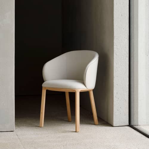 Poltrona imbottita Unda tessuto beige - Ethnicraft - Beige salato / Rovere naturale - Rovere massello, Schiuma ad alta densità, Tessuto poliestere