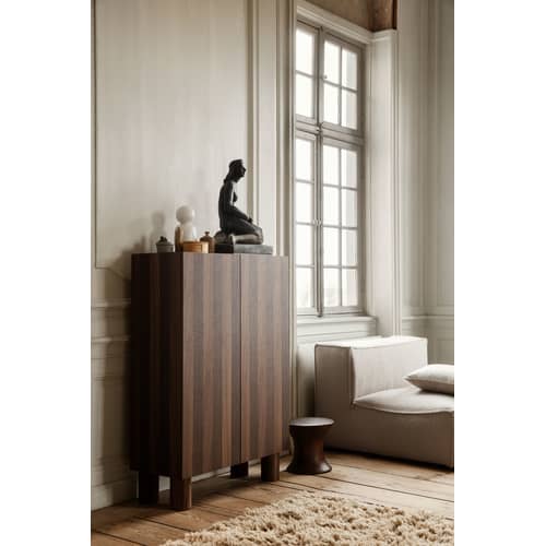 Rangement Post bois naturel / L 92 x H 134 cm -  Marqueterie faite main - Ferm Living - Rayé chêne foncé / clair - Contreplaqué de chêne