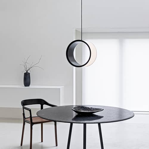 Suspension Lost LED plastique blanc noir / Small - Ø 17,5 cm / Seconde vie - Magis - Ø 17,5 cm / Noir & blanc - ABS