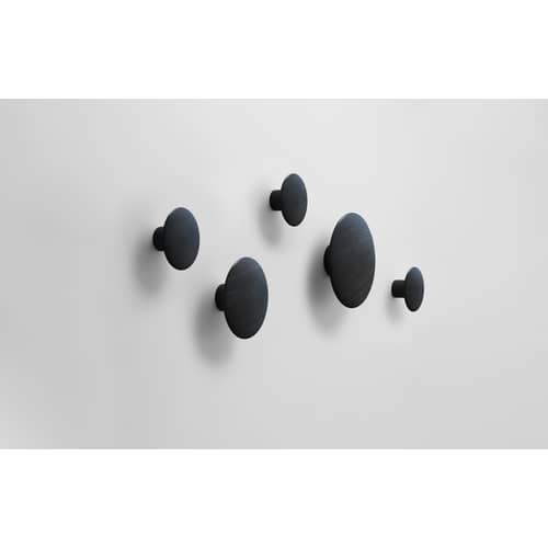 Set de 5 patère The Dots Wood / Bois - Différents diamètres - Muuto - Noir - Frêne peint