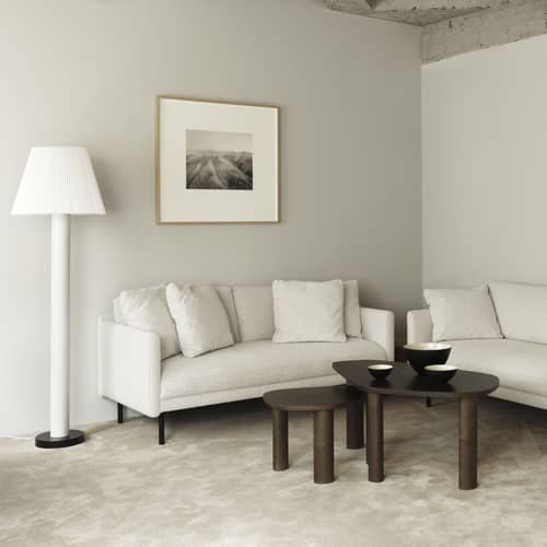 Tavolino Sculp Small legno marrone / 65 x 45,5 x H 39 cm - Normann Copenhagen - 65 x 45,5 x H 39 cm / Marrone - Frassino massello tinto