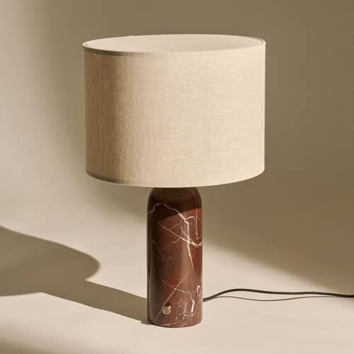 Lampada da tavolo Gravity Large marmo rosso / Ø 41 x H 65 cm - Gubi - Marmo bordeaux / Paralume beige - Marmo, Tela