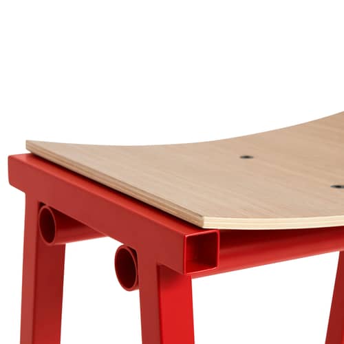Sgabello alto Taburete 8 metallo rosso / H 65 cm - Hay - Seduta in Rosso / Rovere - Acciaio, Compensato