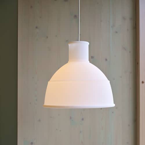 Unfold Pendant plastic material white / silicone - Ø 32.5 x H 29.5 cm - Muuto - Translucent white - Silicone