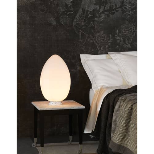 Lampe de table Uovo LED verre blanc /  Ø 43 x H 62 cm - Ben Swildens, 1972 - Fontana Arte - H 62 cm / Blanc - Verre soufflé
