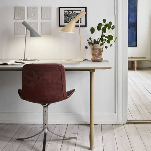 Tischleuchte AJ Mini metall grau / H 43 cm - Drehbar / Arne Jacobsen, 1957 - Louis Poulsen - Warm-grau - Gusseisen, Stahl