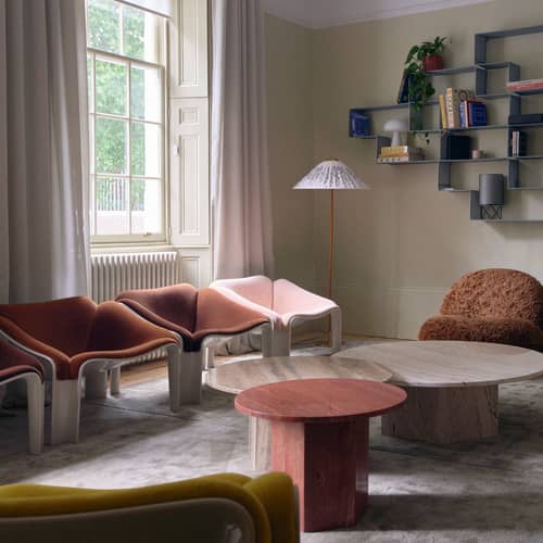 Fauteuil rembourré F300 tissu rose / Pierre Paulin, réédition 1965 - Gubi - Tissu rose / Vert pastel - HiREK, Mousse, Tissu