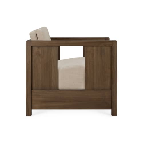 Fauteuil rembourré Roan - Ethnicraft - Beige lin / Teck marron - Mousse haute densité, Teck massif, Tissu